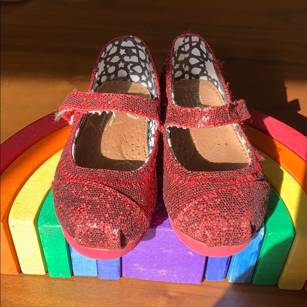 Tiny Toms Sz 6 Red Sequin Wizard of Oz!